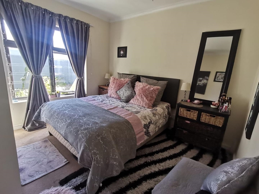 2 Bedroom Property for Sale in Muizenberg Western Cape